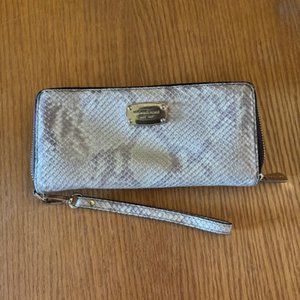 Michael Kors Jet Set Travel Continental Embossed Leather